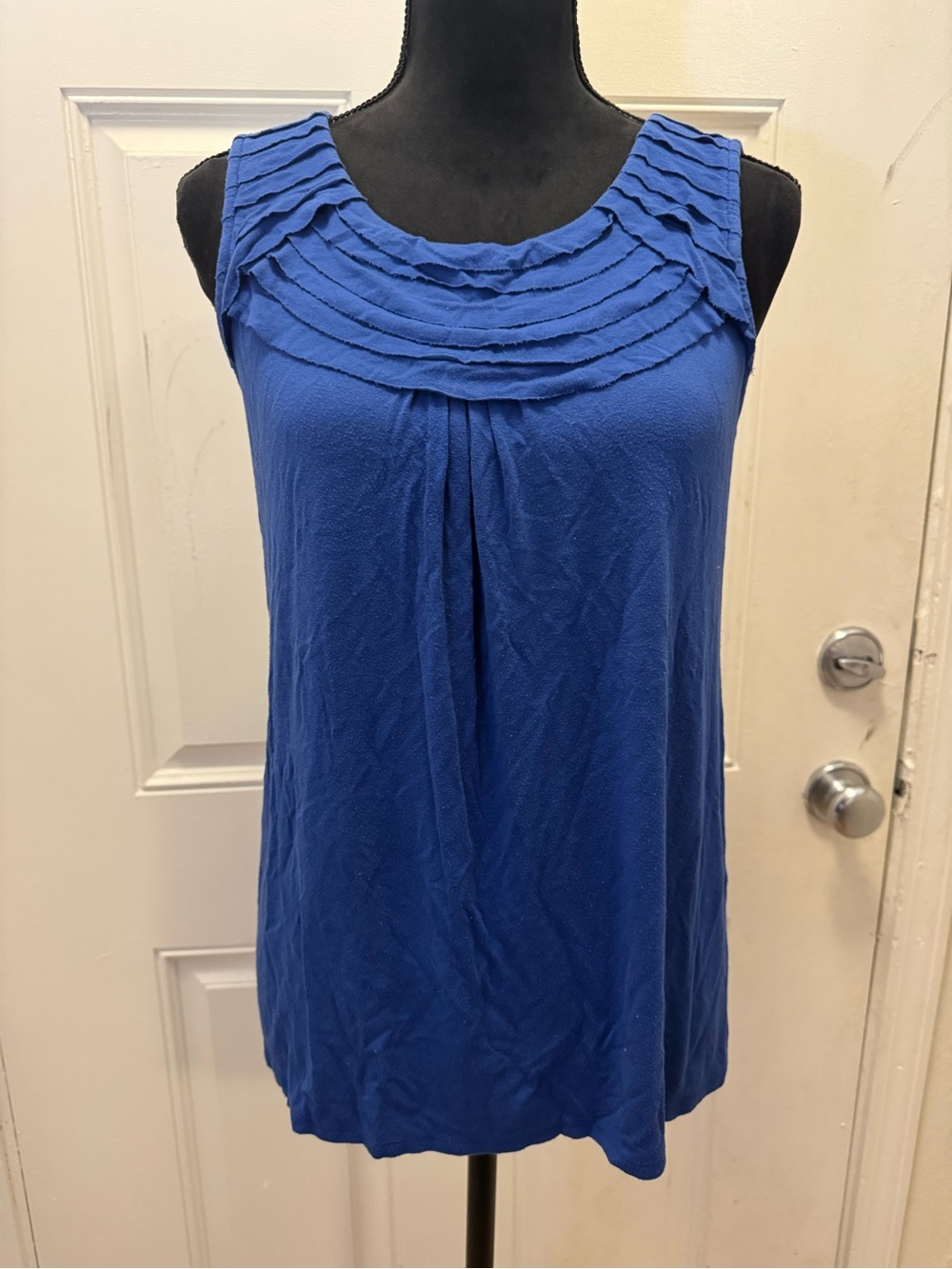 Dana Buchman Royal Blue Sleeveless Pleated Yoke Tank 0117